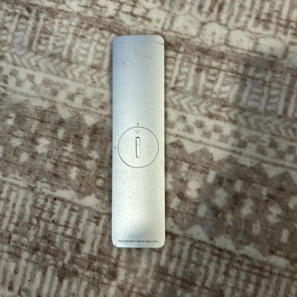 Apple TV with remote and HDMI to HDMI cord 3rd generation - Picture 3 of 6